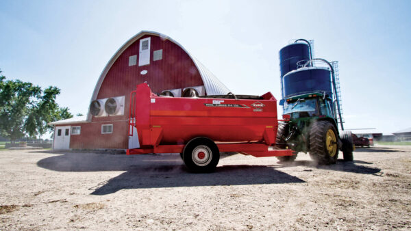KUHN RA 136 / 142 Reel Auggie - haspelvoermengwagen