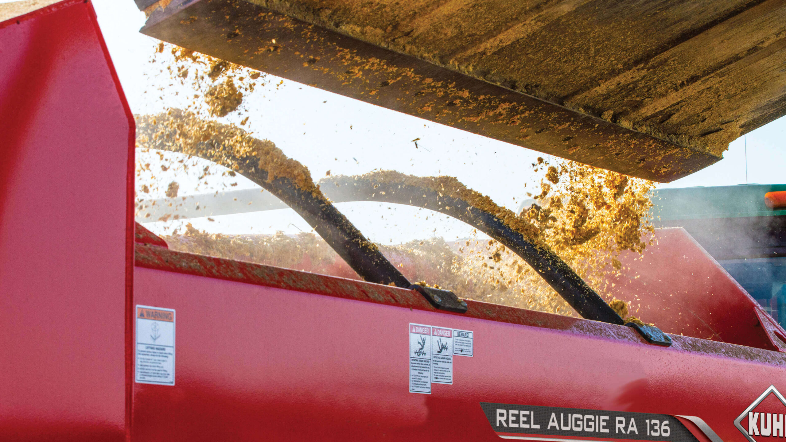KUHN RA 136 / 142 Reel Auggie - haspelvoermengwagen - Afbeelding 8
