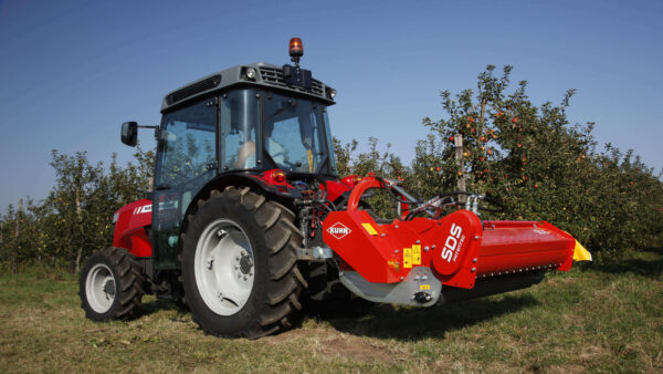 KUHN SDS - klepelmaaier met zijafleg voor wijngaarden en boomgaarden