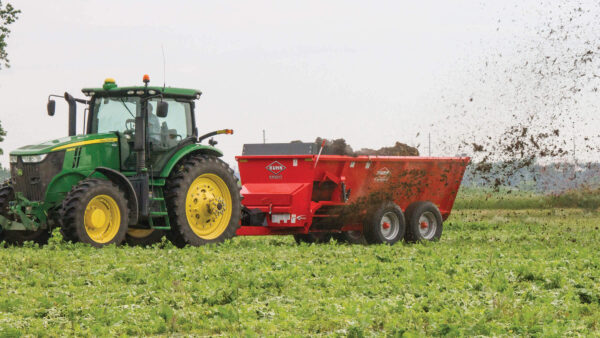 KUHN SL 100 ProTwin Slinger - stalmeststrooier met dubbele vijzel