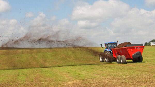 KUHN SL 100 ProTwin Slinger - stalmeststrooier met dubbele vijzel