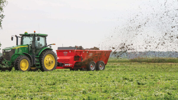 KUHN SL 100 ProTwin Slinger - stalmeststrooier met dubbele vijzel
