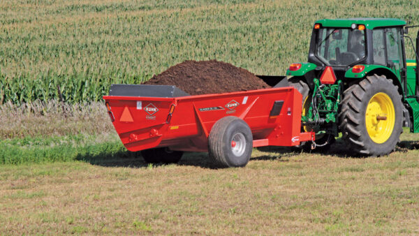 KUHN SL 100 ProTwin Slinger - stalmeststrooier met dubbele vijzel