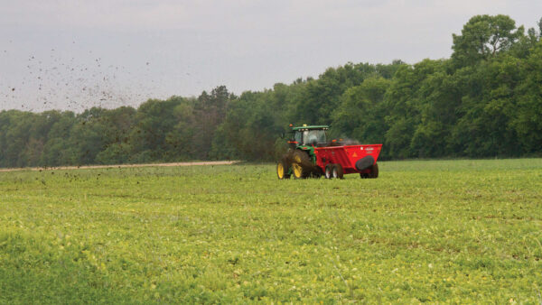KUHN SL 100 ProTwin Slinger - stalmeststrooier met dubbele vijzel