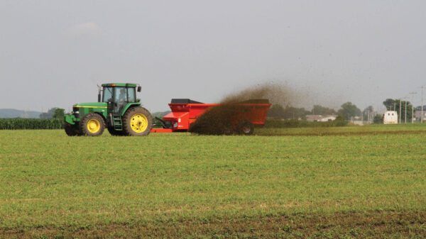 KUHN SL 100 ProTwin Slinger - stalmeststrooier met dubbele vijzel