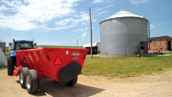 KUHN SL 100 ProTwin Slinger - stalmeststrooier met dubbele vijzel