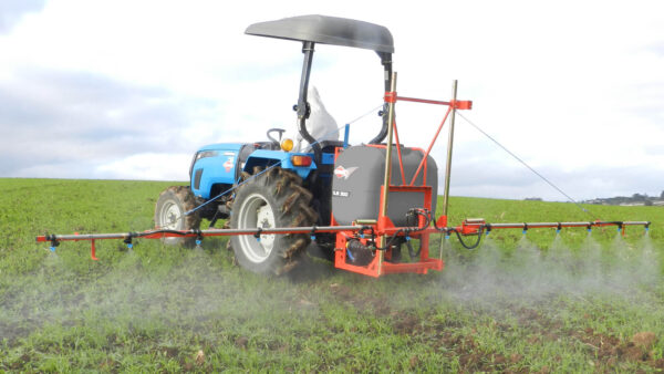 KUHN SLM - compacte aanbouw veldspuit
