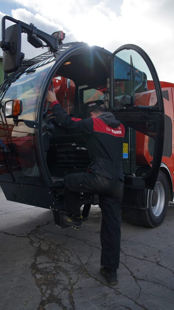KUHN SPV - zelfrijdende voermengwagen met één vijzel
