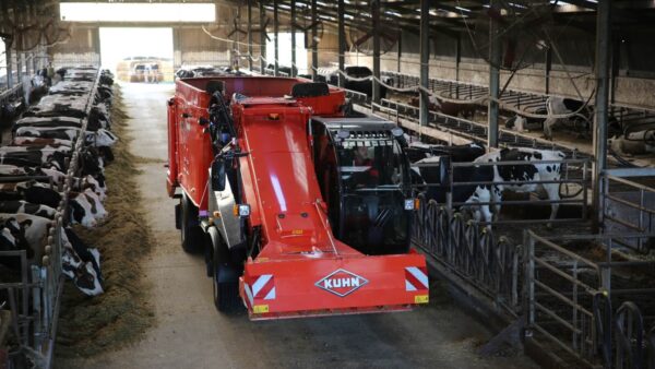 KUHN SPW INTENSE - zelfrijdende voermengwagen met twee vijzels