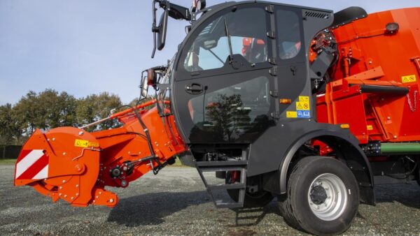 KUHN SPW INTENSE - zelfrijdende voermengwagen met twee vijzels