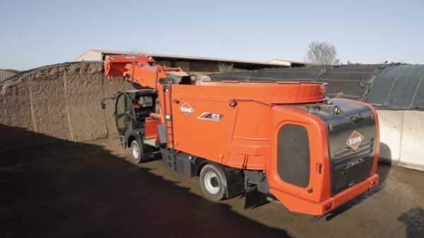 KUHN SPW INTENSE - zelfrijdende voermengwagen met twee vijzels