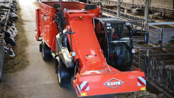 KUHN SPW INTENSE - zelfrijdende voermengwagen met twee vijzels