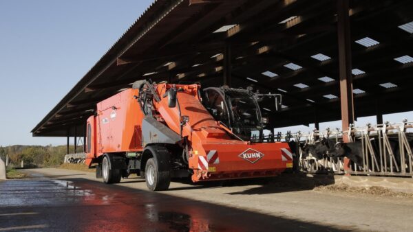 KUHN SPW INTENSE - zelfrijdende voermengwagen met twee vijzels