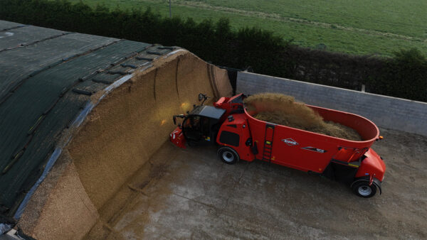 KUHN SPW POWER - zelfrijdende voermengwagen met twee vijzels