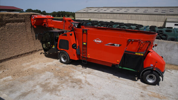 KUHN SPW POWER - zelfrijdende voermengwagen met twee vijzels