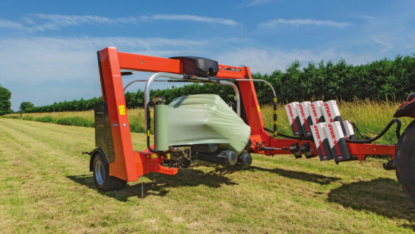 KUHN SW 4014 - zelfladende wikkelaar voor ronde en vierkante balen