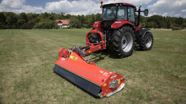 KUHN TB 100 SELECT - bermklepelmaaier met zijarm