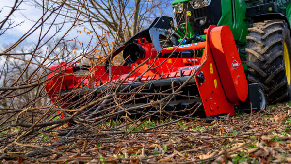 KUHN TDP 1000 - klepelmaaier voor snoeihout in boomgaarden