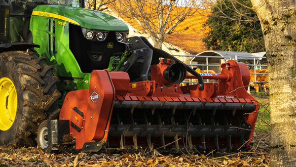 KUHN TDP 1000 - klepelmaaier voor snoeihout in boomgaarden