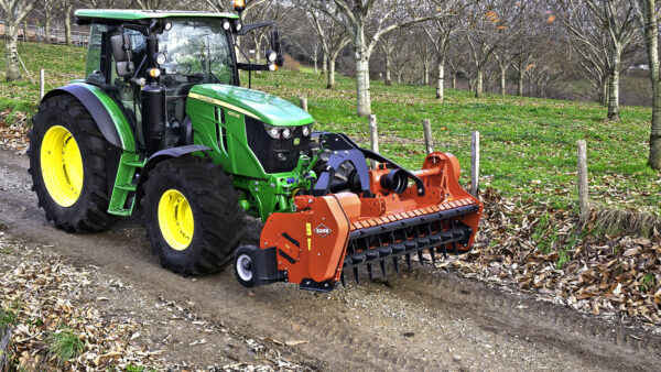 KUHN TDP 1000 - klepelmaaier voor snoeihout in boomgaarden