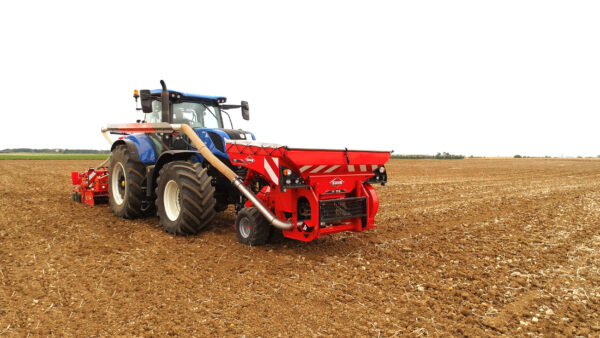 KUHN TF 1512 - fronttank met grote capaciteit