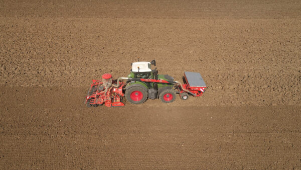 KUHN TF 1512 - fronttank met grote capaciteit