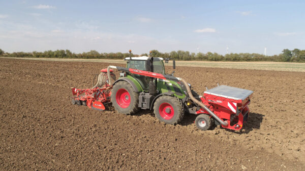 KUHN TF 1512 - fronttank met grote capaciteit