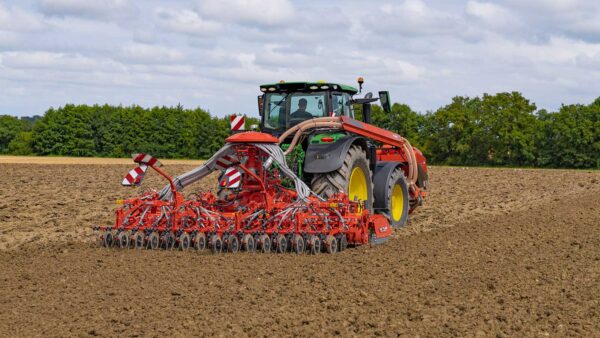 KUHN TF 2300 C - fronttank met dubbele compartimenten