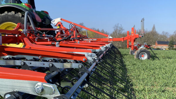 KUHN TINELINER - wiedeg voor mechanisch wieden