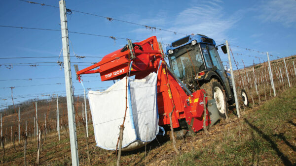 KUHN TRP - bovengrondse klepelmaaier voor snoeihout