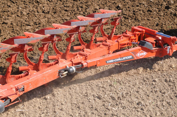 KUHN VARI-CHALLENGER - halfgedragen wentelploeg met variabele werkbreedte