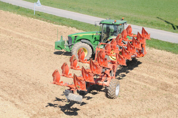 KUHN VARI-CHALLENGER - halfgedragen wentelploeg met variabele werkbreedte