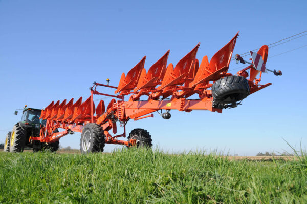 KUHN VARI-CHALLENGER - halfgedragen wentelploeg met variabele werkbreedte