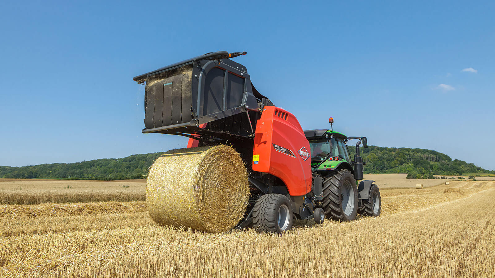 KUHN VB 3200 - ronde balenpers met variabele perskamer