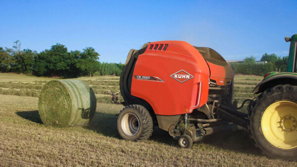 KUHN VB 3200 - ronde balenpers met variabele perskamer