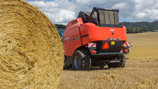 KUHN VB 7100 - ronde balenpers met variabele perskamer