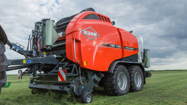 KUHN VBP 7100 - krachtige pers-wikkelcombinatie