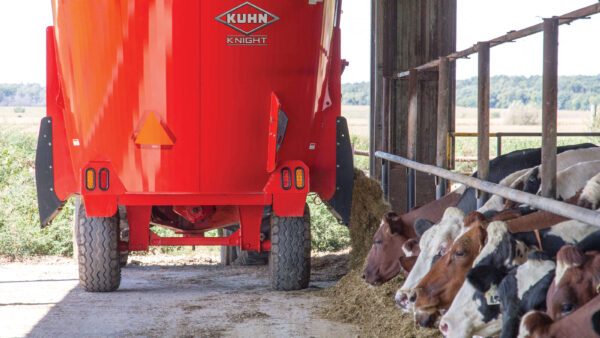 KUHN VS 100 - voermengwagen met één vijzel