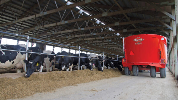 KUHN VSL 200 - voermengwagen met één vijzel