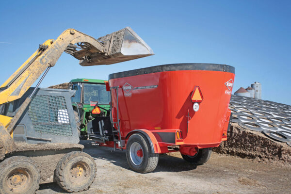 KUHN VT 200 - voermengwagen met twee vijzels