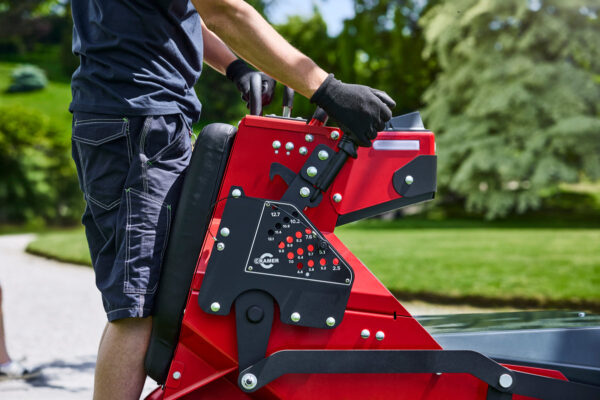 Cramer OPTIMUS™ Elektrische Zero Turn Sta-Op Maaier 92 cm - 7400886